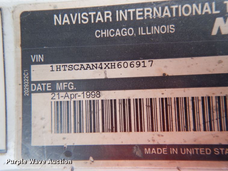 image for item DF6360 1999 International 4700  digger derrick truck