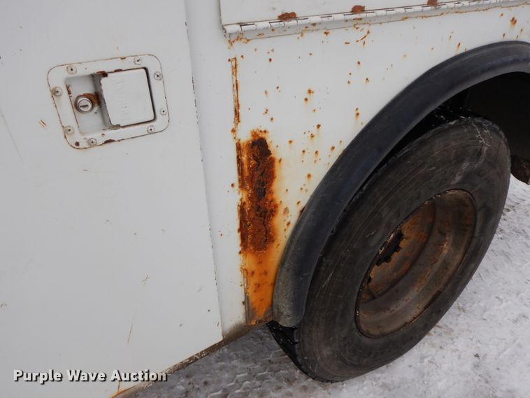 image for item DF6361 2000 International 4700  digger derrick truck