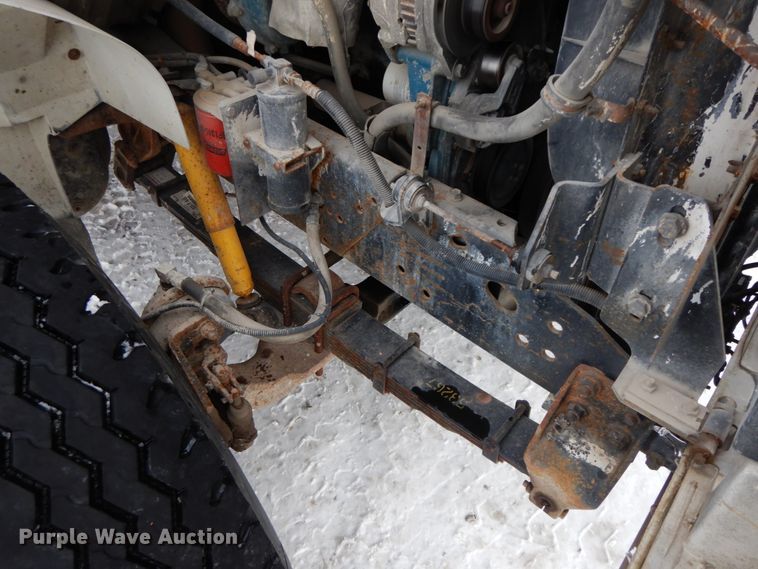 image for item DF6361 2000 International 4700  digger derrick truck