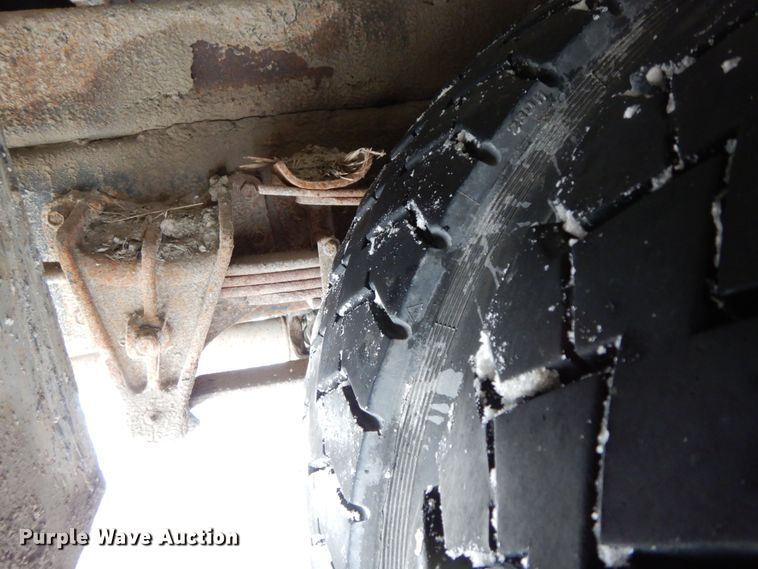 image for item DF6361 2000 International 4700  digger derrick truck