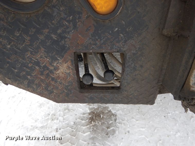 image for item DF6361 2000 International 4700  digger derrick truck