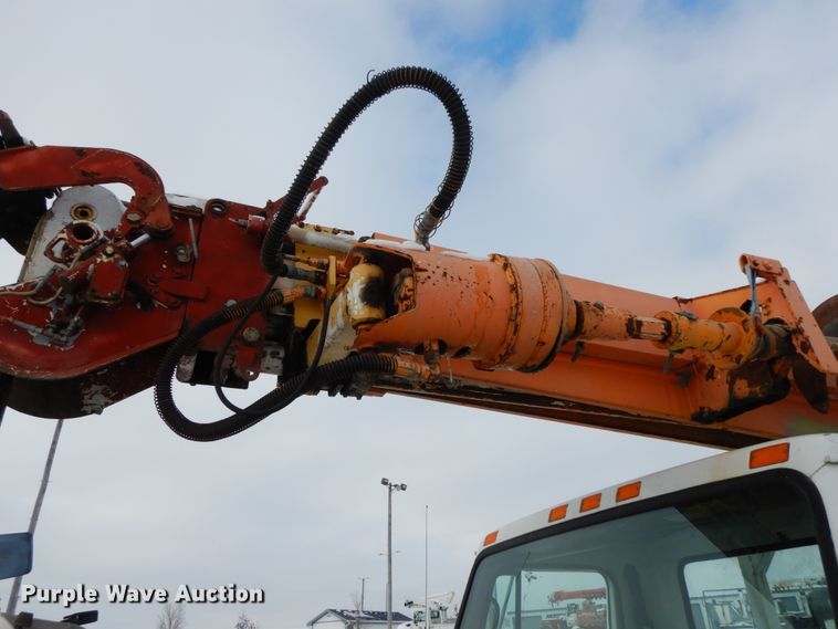 image for item DF6361 2000 International 4700  digger derrick truck