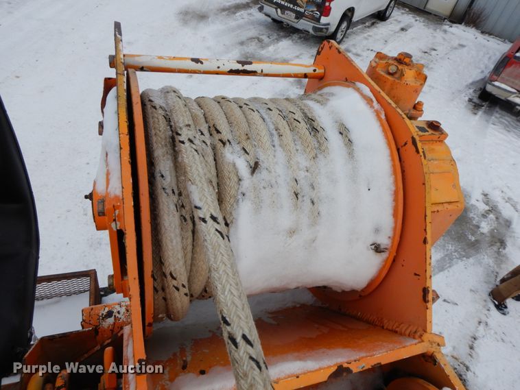 image for item DF6361 2000 International 4700  digger derrick truck