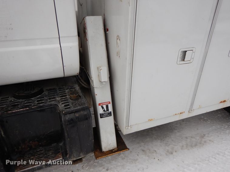 image for item DF6362 1994 GMC TopKick  bucket truck