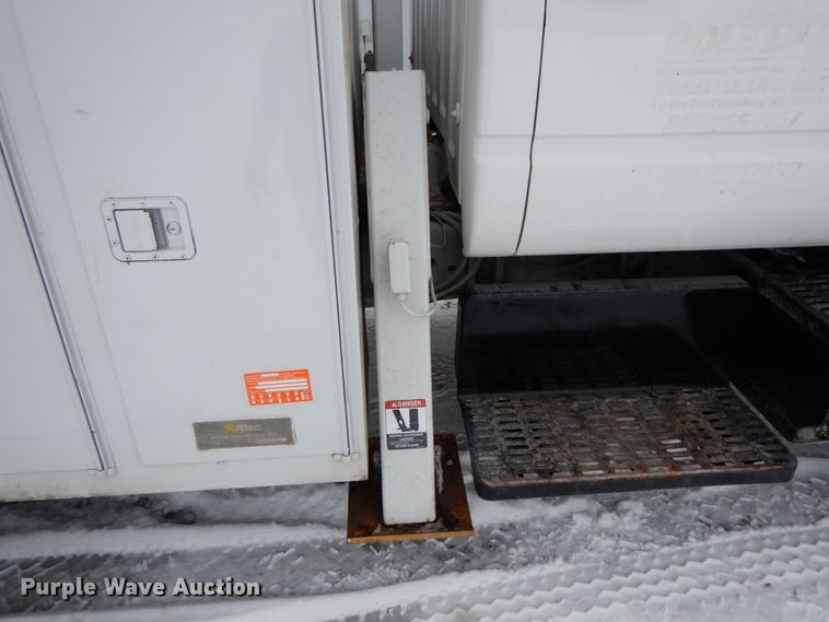 image for item DF6362 1994 GMC TopKick  bucket truck