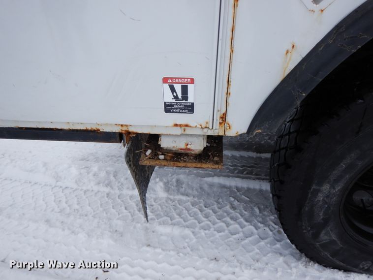 image for item DF6362 1994 GMC TopKick  bucket truck