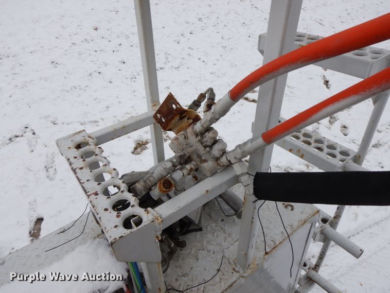 image for item DF6362 1994 GMC TopKick  bucket truck