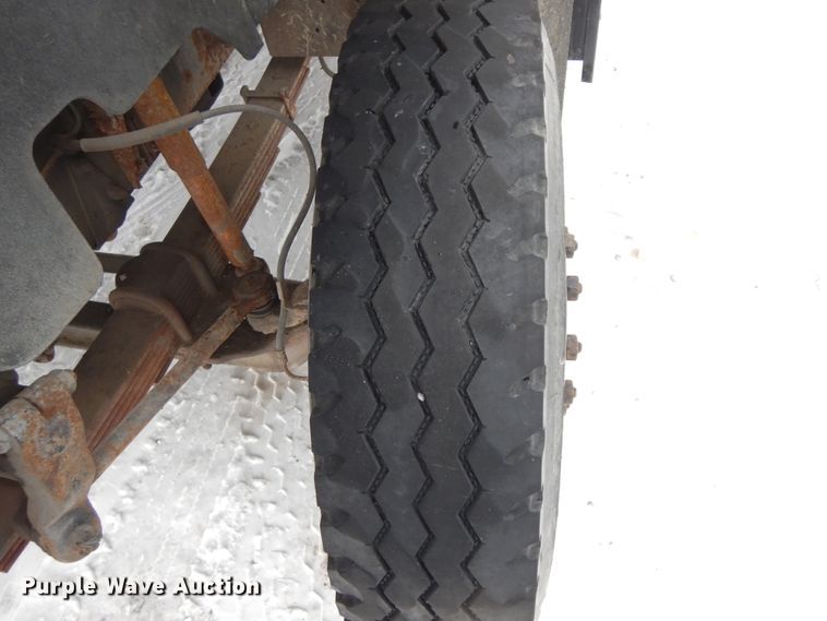 image for item DF6362 1994 GMC TopKick  bucket truck