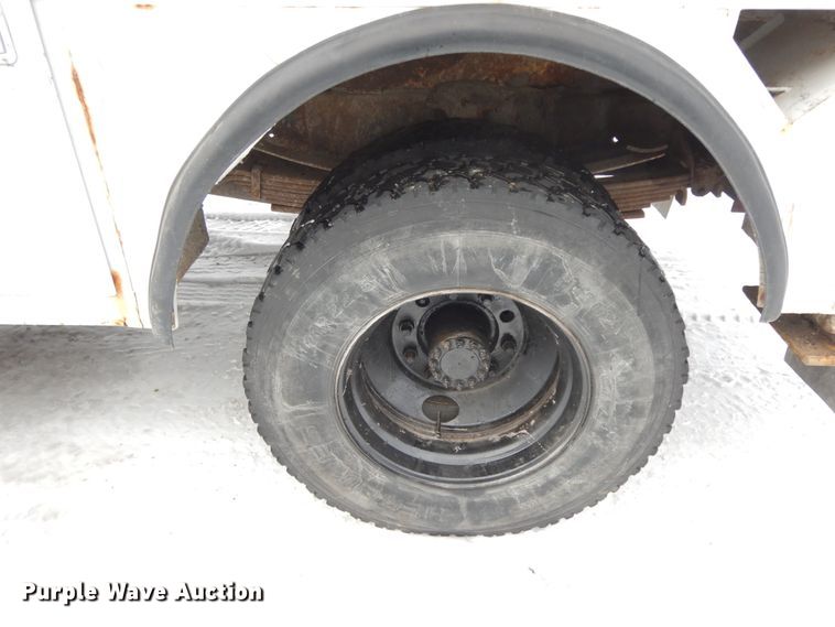 image for item DF6362 1994 GMC TopKick  bucket truck