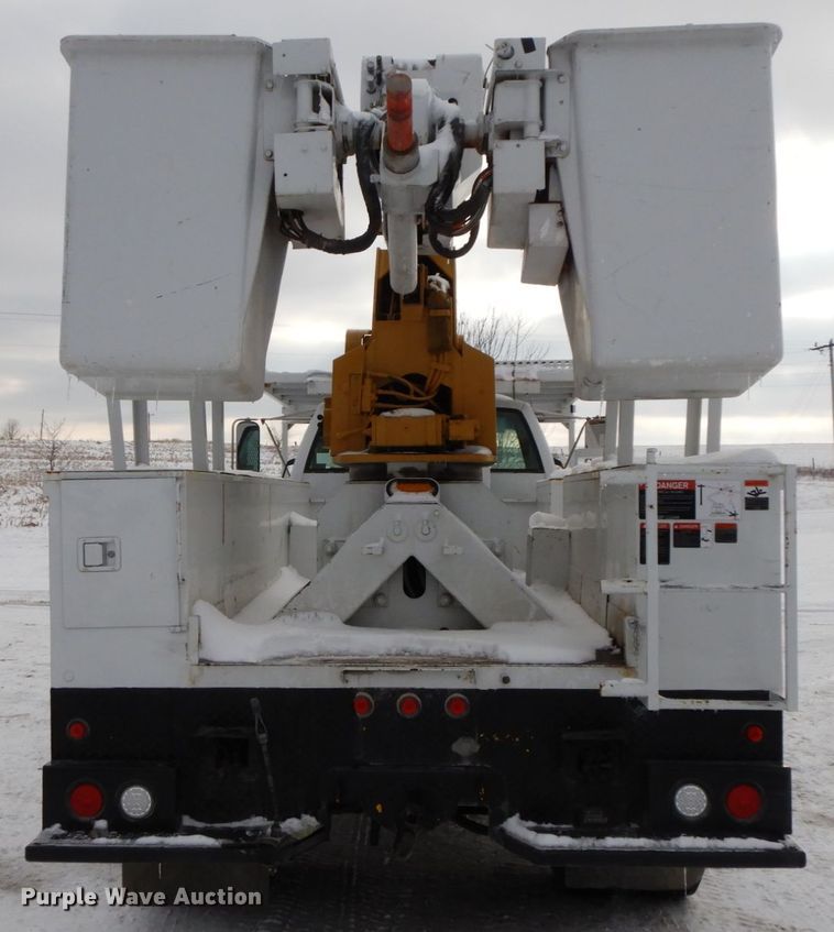 image for item DF6364 1994 GMC TopKick  bucket truck
