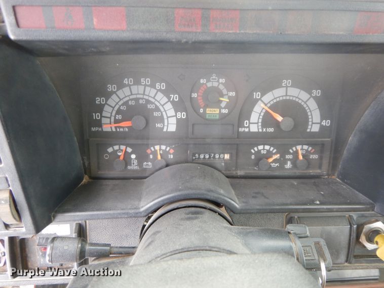 image for item DF6364 1994 GMC TopKick  bucket truck