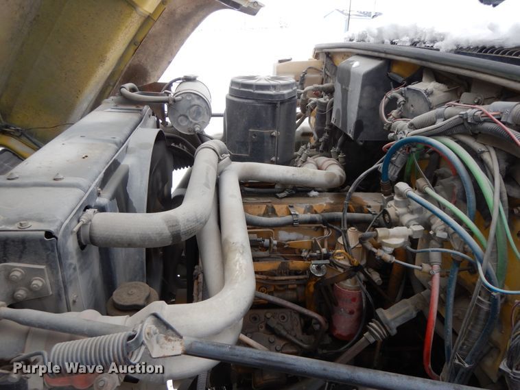 image for item DF6364 1994 GMC TopKick  bucket truck