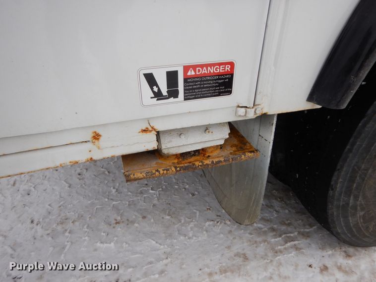 image for item DF6364 1994 GMC TopKick  bucket truck