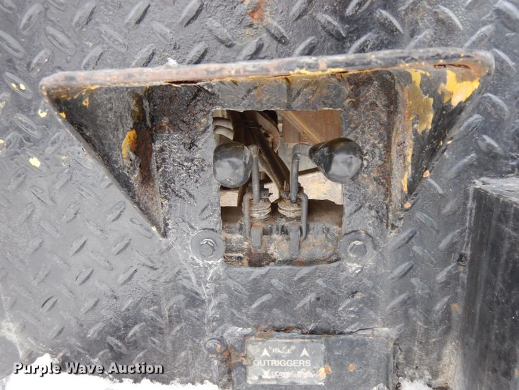 image for item DF6364 1994 GMC TopKick  bucket truck