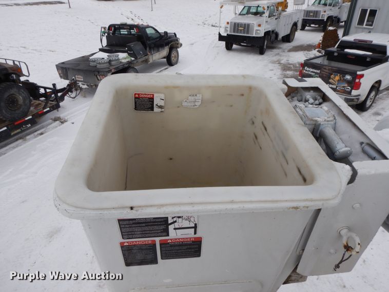 image for item DF6364 1994 GMC TopKick  bucket truck