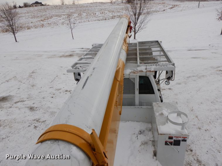 image for item DF6364 1994 GMC TopKick  bucket truck