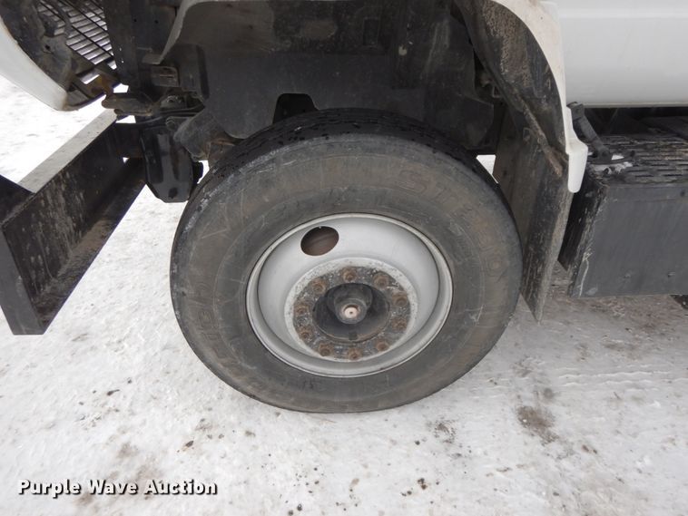 image for item DF6364 1994 GMC TopKick  bucket truck