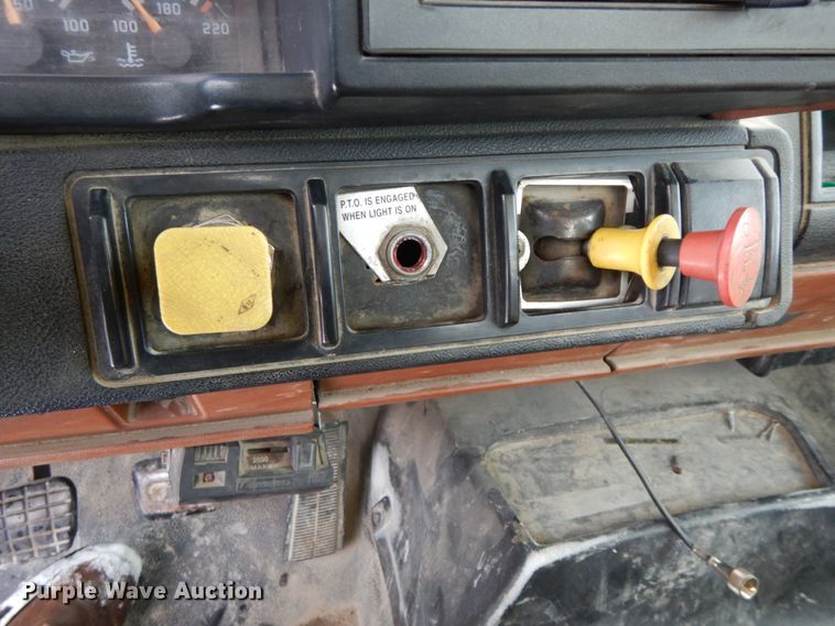 image for item DF6365 1994 GMC TopKick  bucket truck