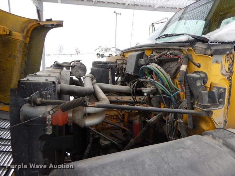 image for item DF6365 1994 GMC TopKick  bucket truck