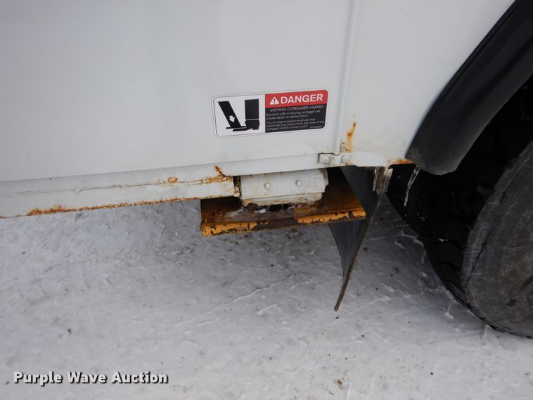 image for item DF6365 1994 GMC TopKick  bucket truck