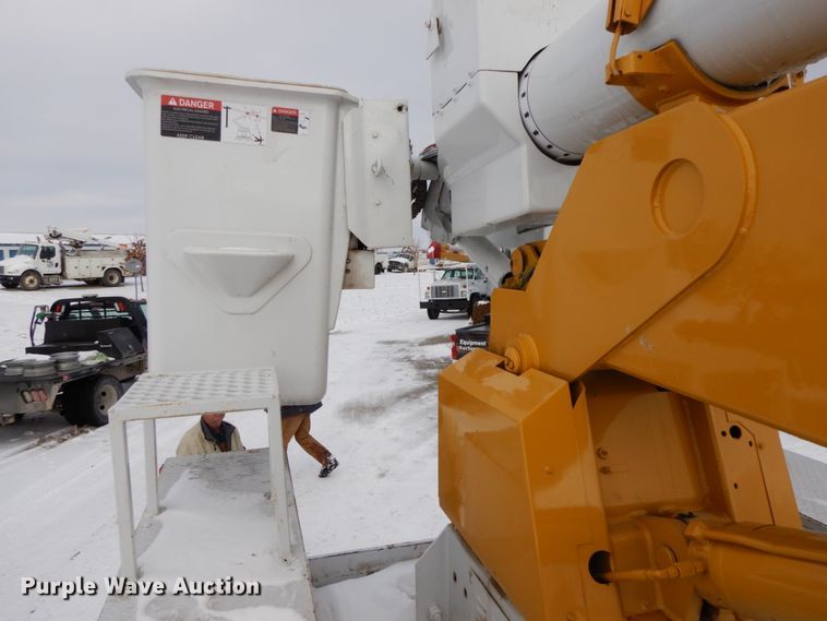 image for item DF6365 1994 GMC TopKick  bucket truck