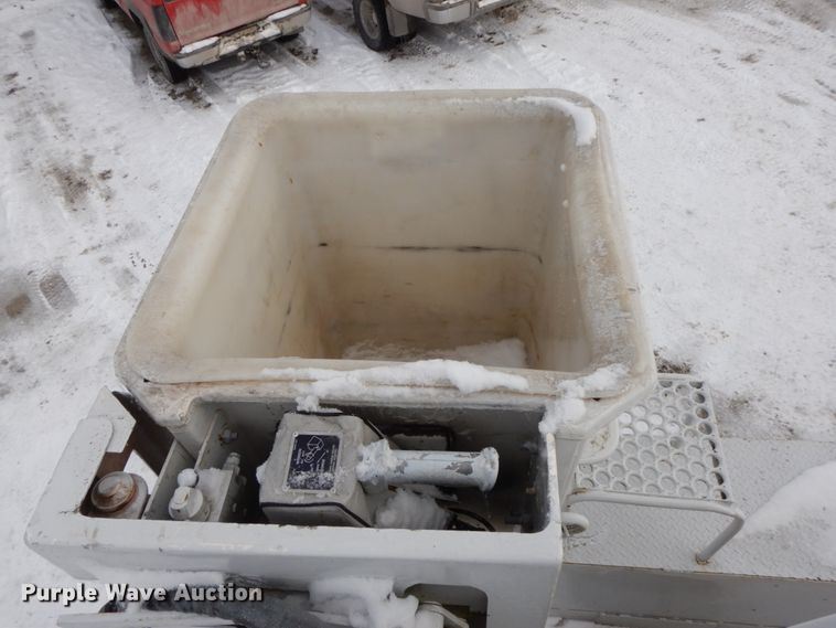 image for item DF6365 1994 GMC TopKick  bucket truck