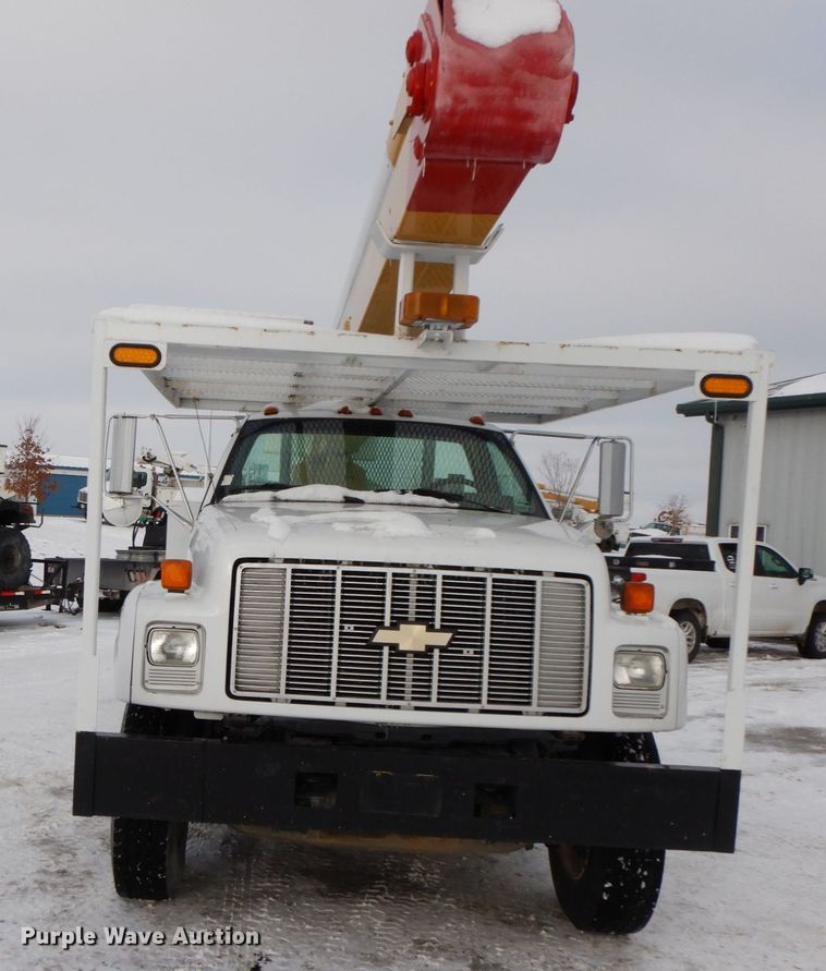 image for item DF6366 1995 GMC TopKick  bucket truck