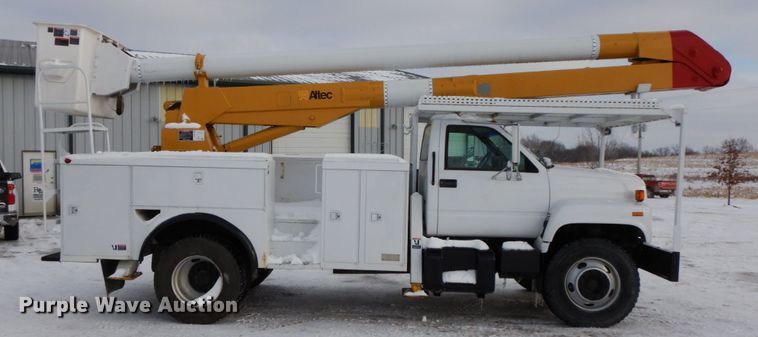 image for item DF6366 1995 GMC TopKick  bucket truck