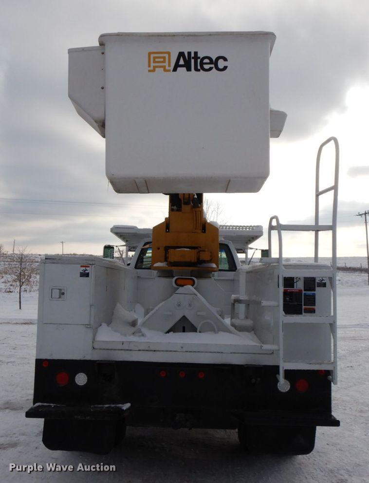 image for item DF6366 1995 GMC TopKick  bucket truck