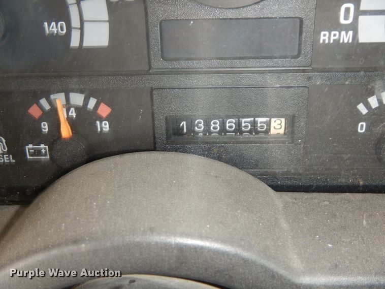 image for item DF6366 1995 GMC TopKick  bucket truck