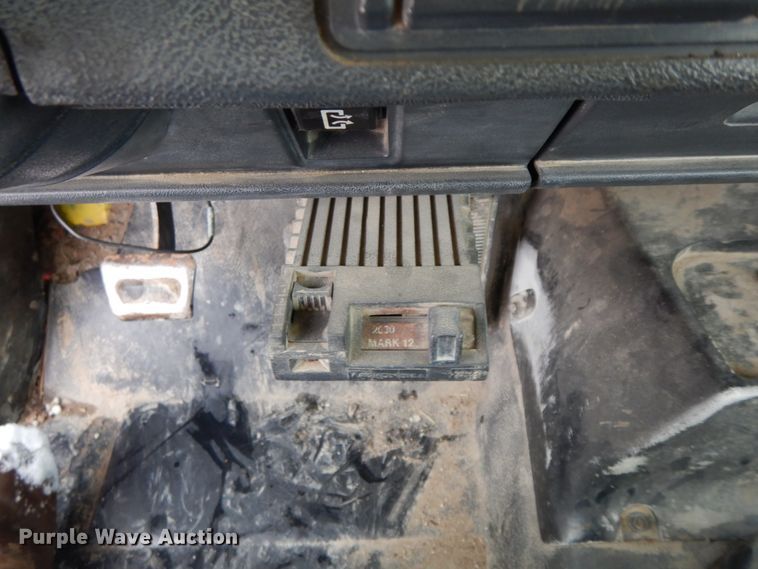 image for item DF6366 1995 GMC TopKick  bucket truck