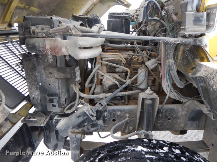 image for item DF6366 1995 GMC TopKick  bucket truck