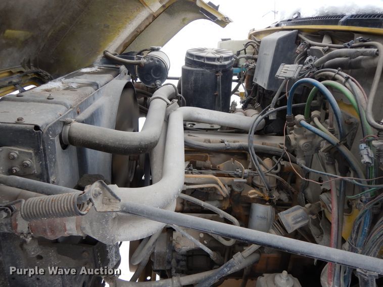 image for item DF6366 1995 GMC TopKick  bucket truck