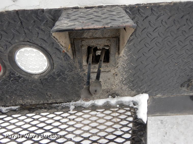 image for item DF6366 1995 GMC TopKick  bucket truck