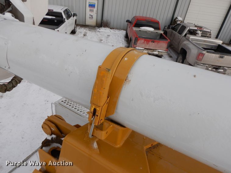 image for item DF6366 1995 GMC TopKick  bucket truck