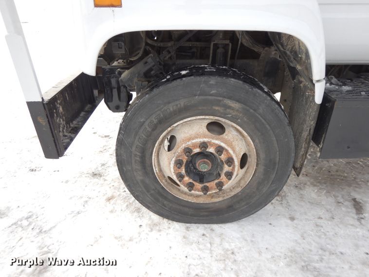 image for item DF6366 1995 GMC TopKick  bucket truck