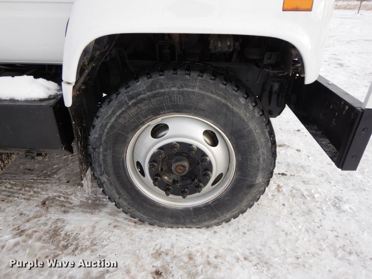 image for item DF6366 1995 GMC TopKick  bucket truck