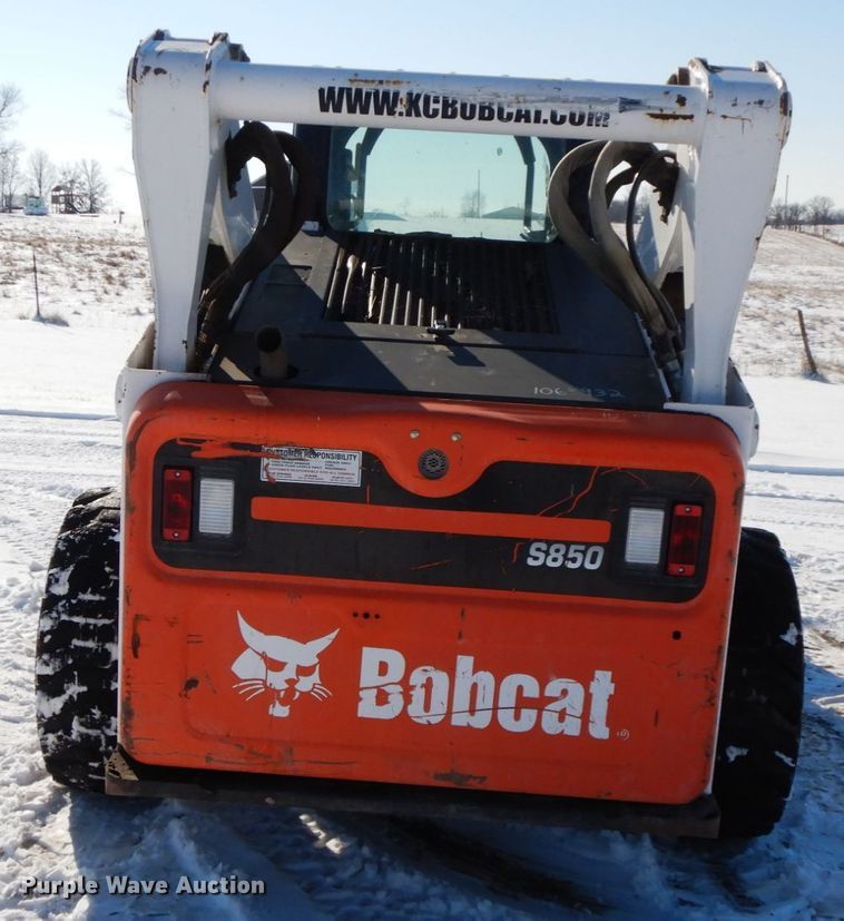 image for item DF6368 2013 Bobcat S850  skid steer loader