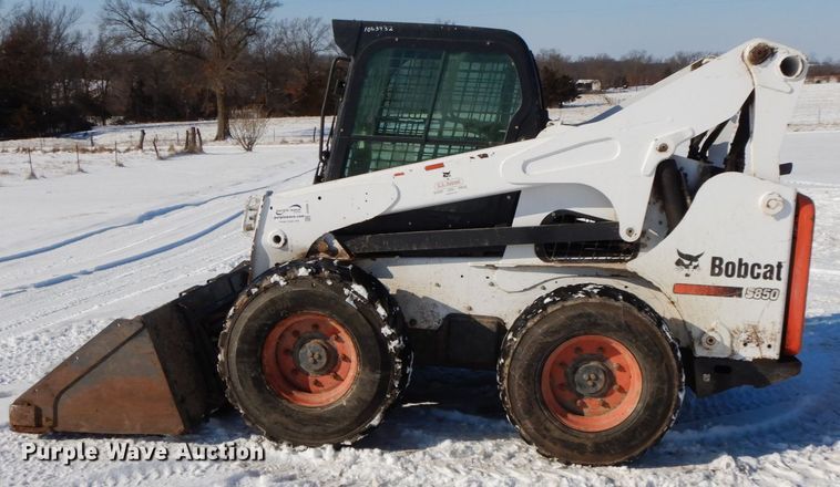image for item DF6368 2013 Bobcat S850  skid steer loader