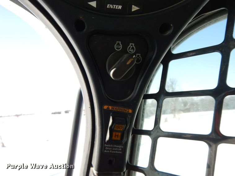 image for item DF6368 2013 Bobcat S850  skid steer loader