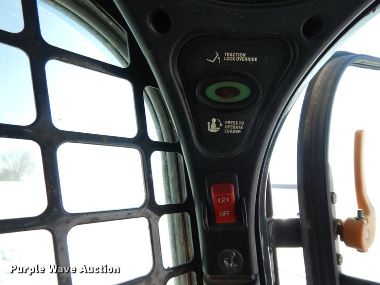 image for item DF6368 2013 Bobcat S850  skid steer loader