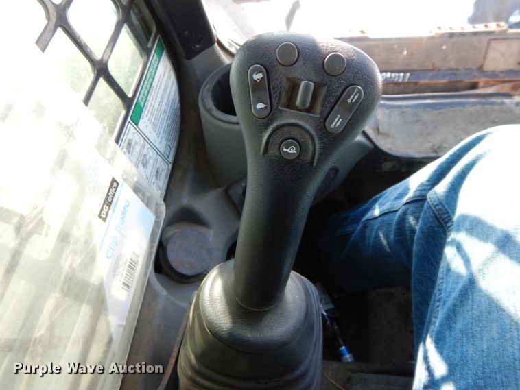 image for item DF6368 2013 Bobcat S850  skid steer loader