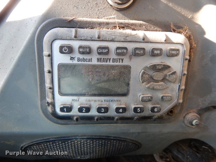 image for item DF6368 2013 Bobcat S850  skid steer loader