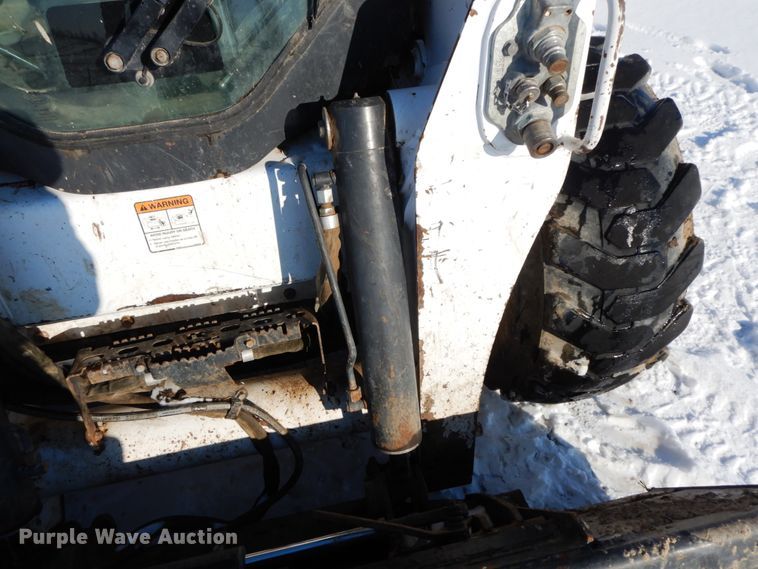 image for item DF6368 2013 Bobcat S850  skid steer loader