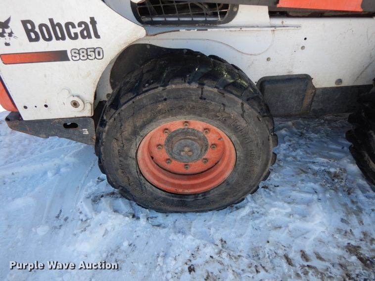 image for item DF6368 2013 Bobcat S850  skid steer loader