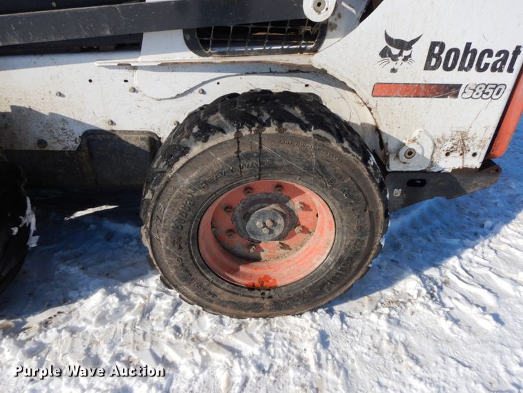 image for item DF6368 2013 Bobcat S850  skid steer loader