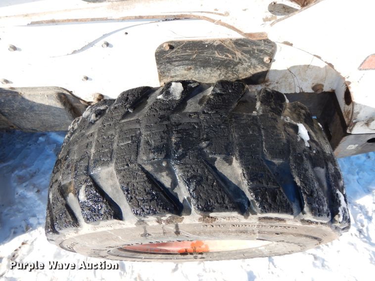 image for item DF6368 2013 Bobcat S850  skid steer loader