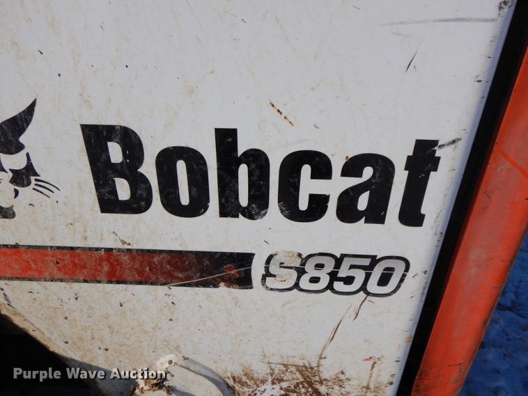 image for item DF6368 2013 Bobcat S850  skid steer loader