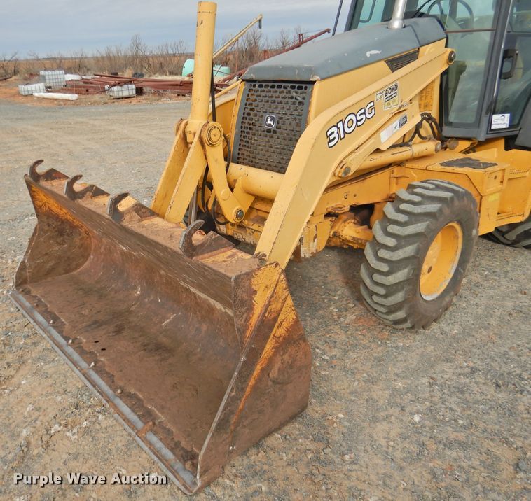 image for item DG1611 2005 John Deere 310SG  backhoe