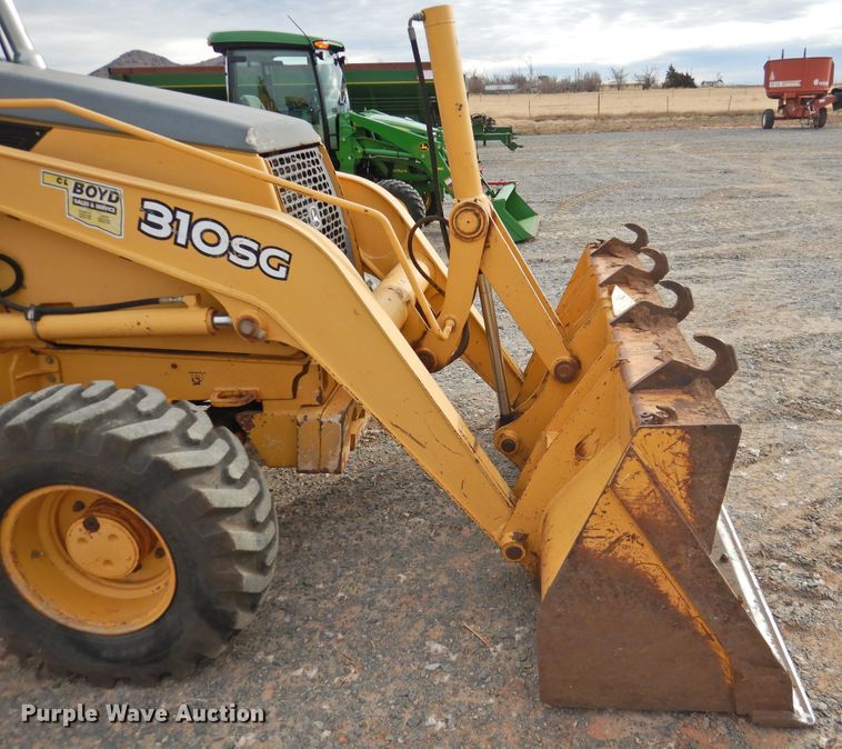 image for item DG1611 2005 John Deere 310SG  backhoe